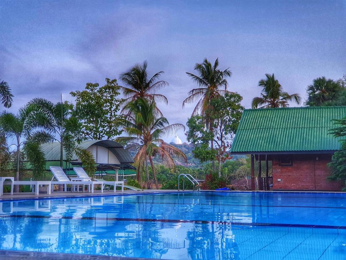 Saji-Sami Hotel Anuradhapura Exterior photo